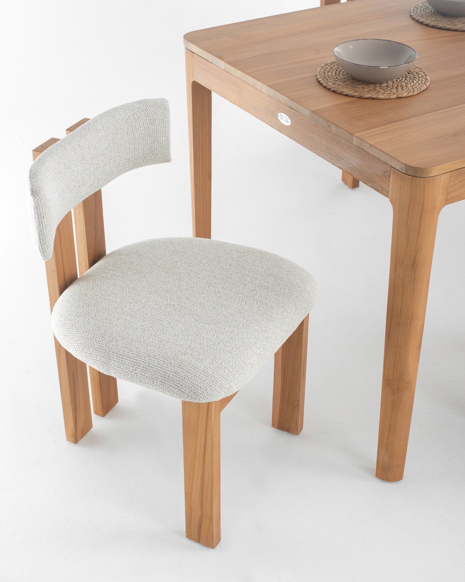 EXTENSION INDOOR DINING TABLE &LUNA CHAIR Thumbnail